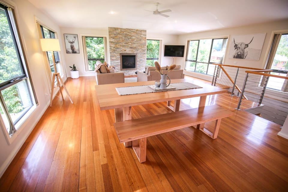 TV and multimedia, Living room, Seating area, Dining area, Pets, fireplace, heating, pet friendly, air conditioner
