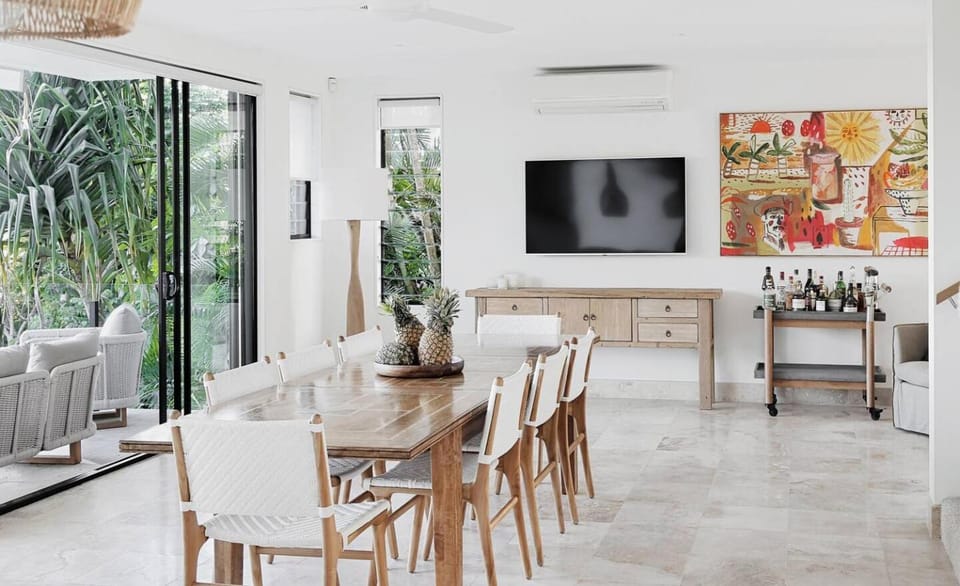 TV and multimedia, Dining area