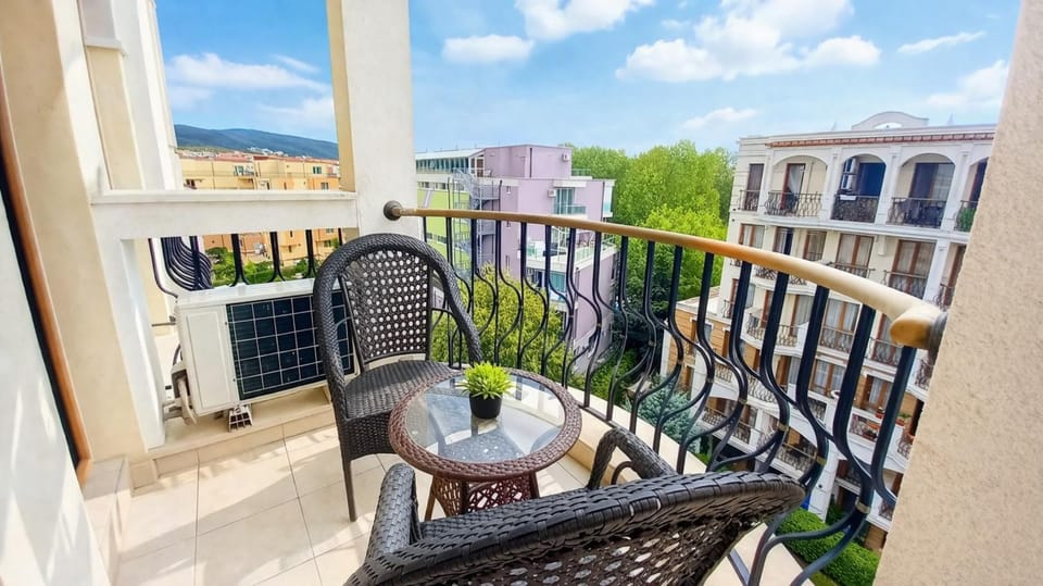 Natural landscape, Balcony/Terrace, Balcony/Terrace