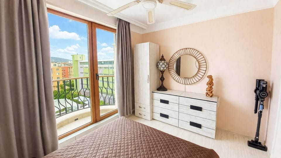 Bed, View (from property/room), Balcony/Terrace, Bedroom