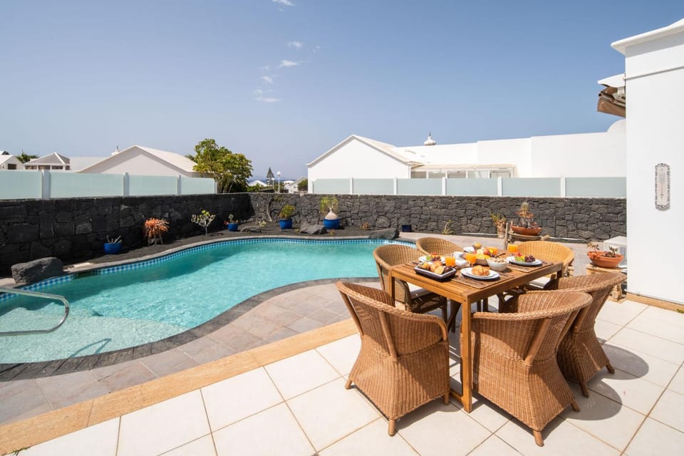 SAMARALDE by Buenavilla Villa in Playa Blanca