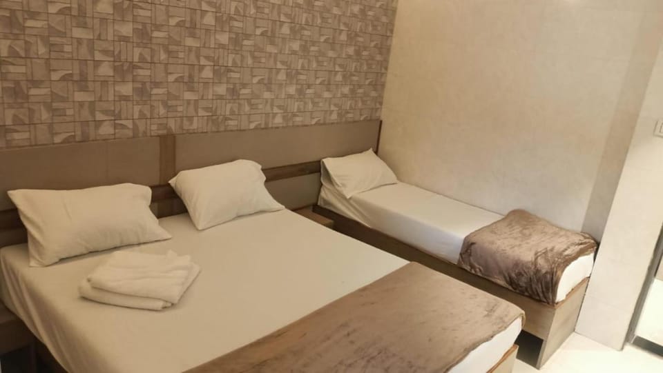 Hotel Eastern Plaza Hotel in Mumbai