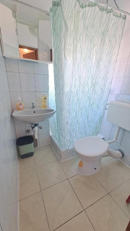 Roman Arch-Low budget studio in Top center,Walking street Apartment in Pula