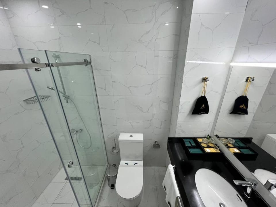 Shower, Toilet, Bathroom