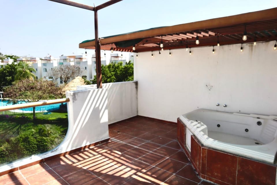 Hot Tub, Balcony/Terrace