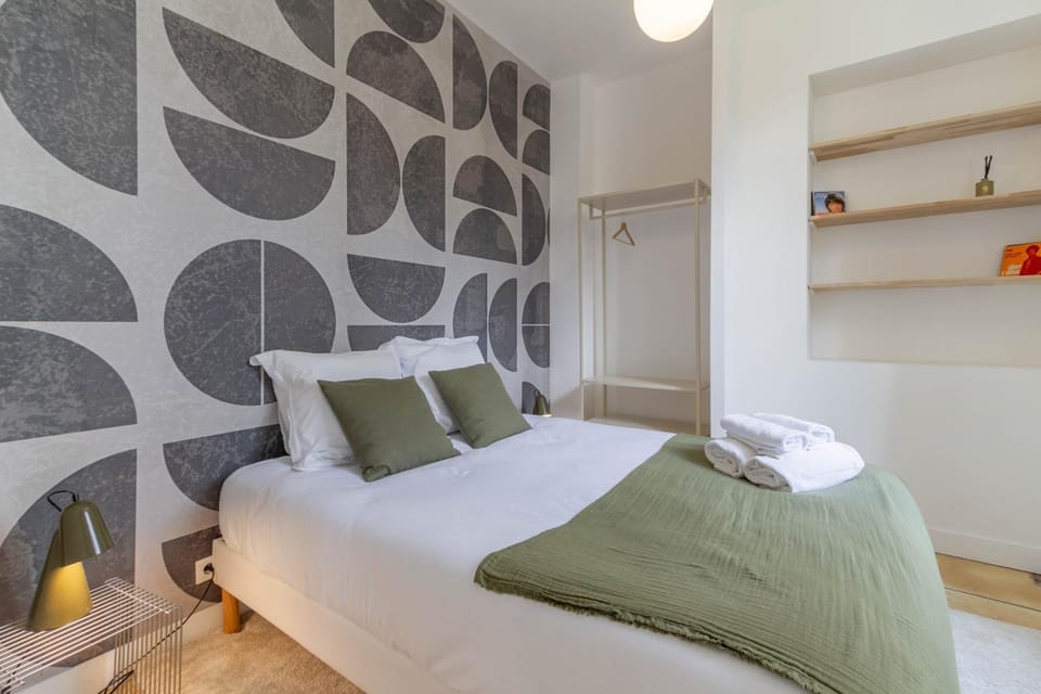 Bed, Photo of the whole room, Bedroom