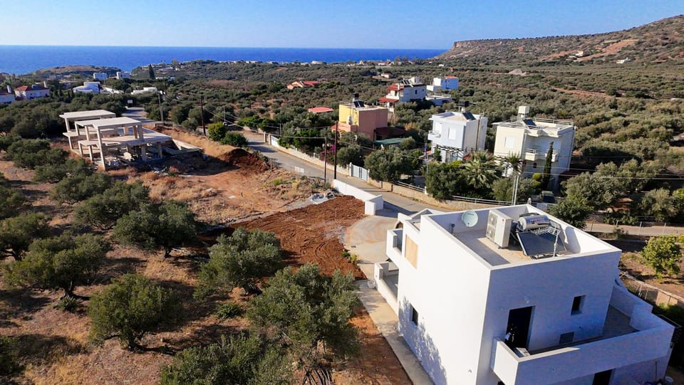Neighbourhood, Sea view