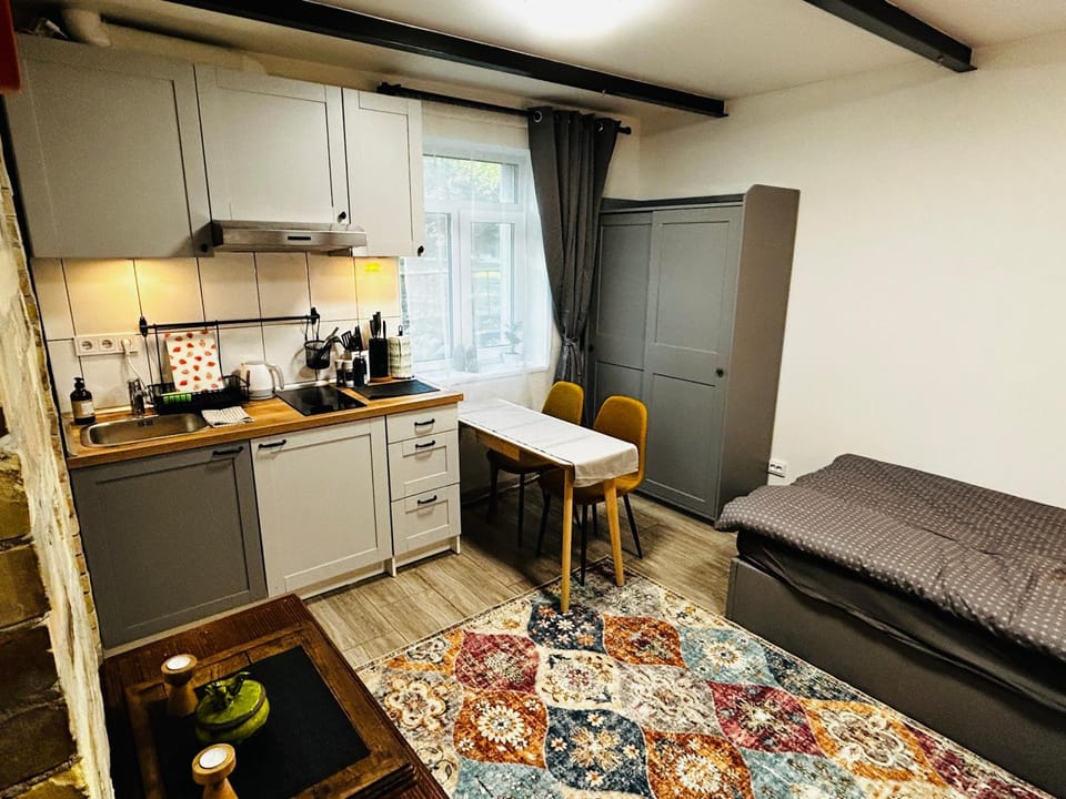 Kitchen or kitchenette, Dining area, wardrobe