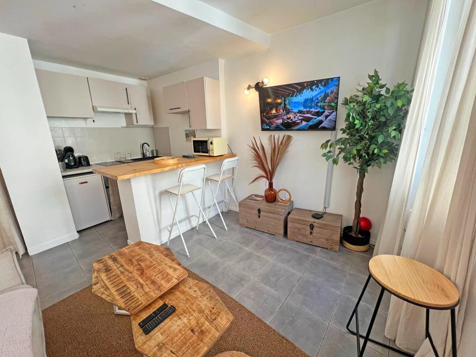 TV and multimedia, Living room, kitchen