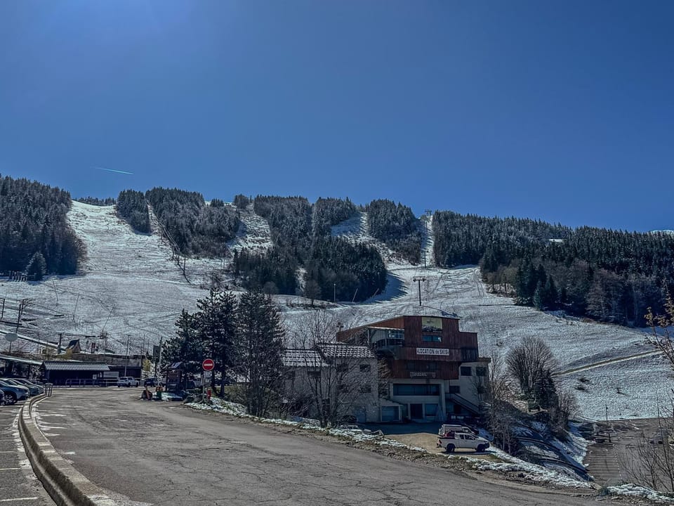 Nearby landmark, Day, Natural landscape, Winter, Mountain view
