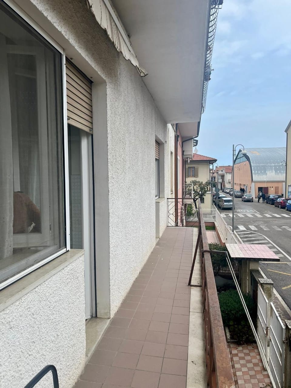 Balcony/Terrace, Street view