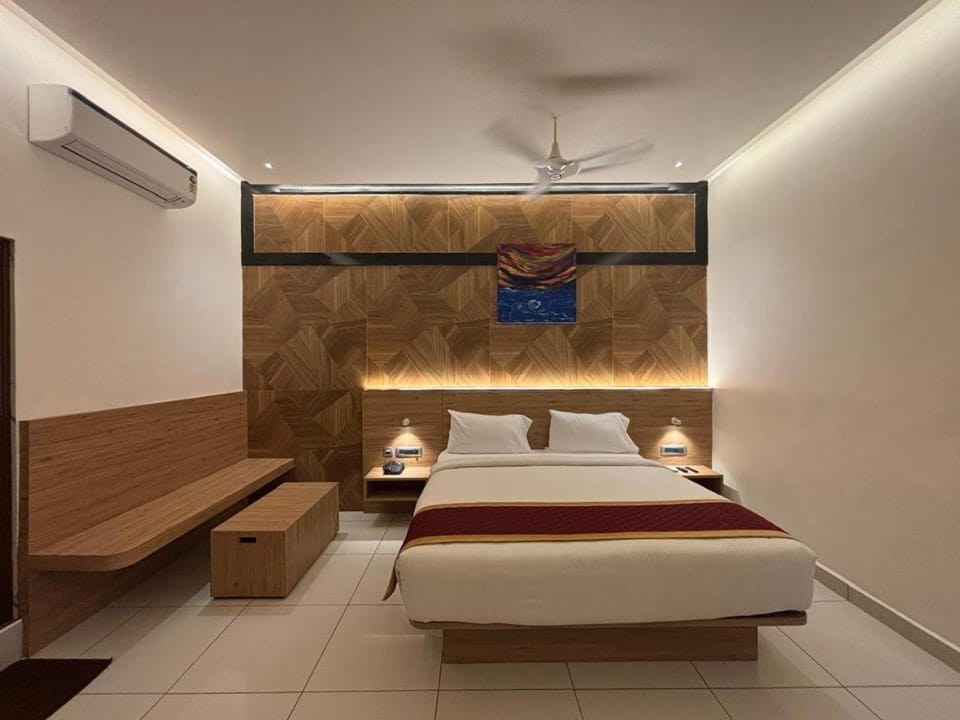 Bed, Bedroom, air conditioner