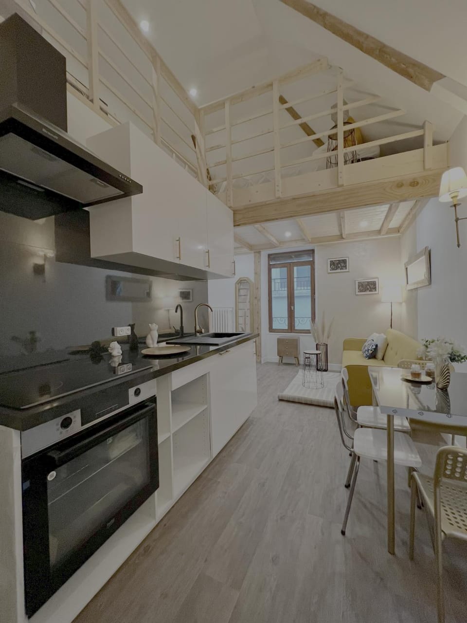 Kitchen or kitchenette, Dining area, dishwasher, oven, stove