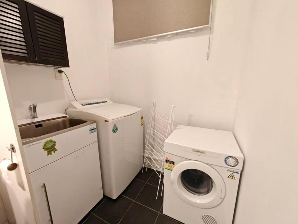 Cozy Semi-Detached Retreat | Sleeps 5 House in Lower Hutt