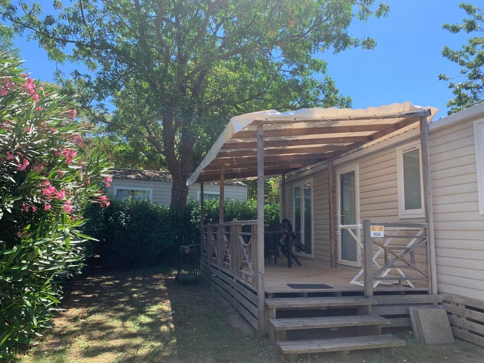 Mobilhome 6pers Camping le Neptune Argeles sur mer Campground/ 
RV Resort in Argeles-sur-Mer