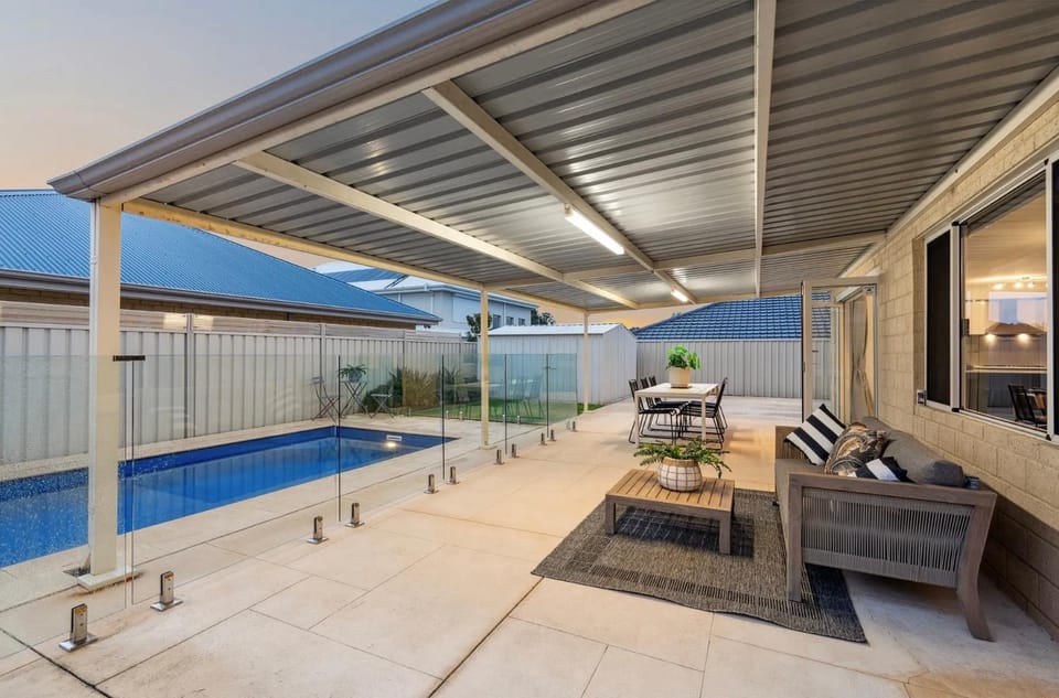 Spacious Stay near Karrinyup House in Perth