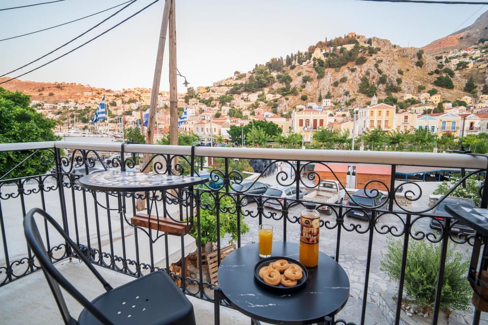 Property building, Patio, Nearby landmark, Day, Natural landscape, View (from property/room), Balcony/Terrace, Dining area, Mountain view