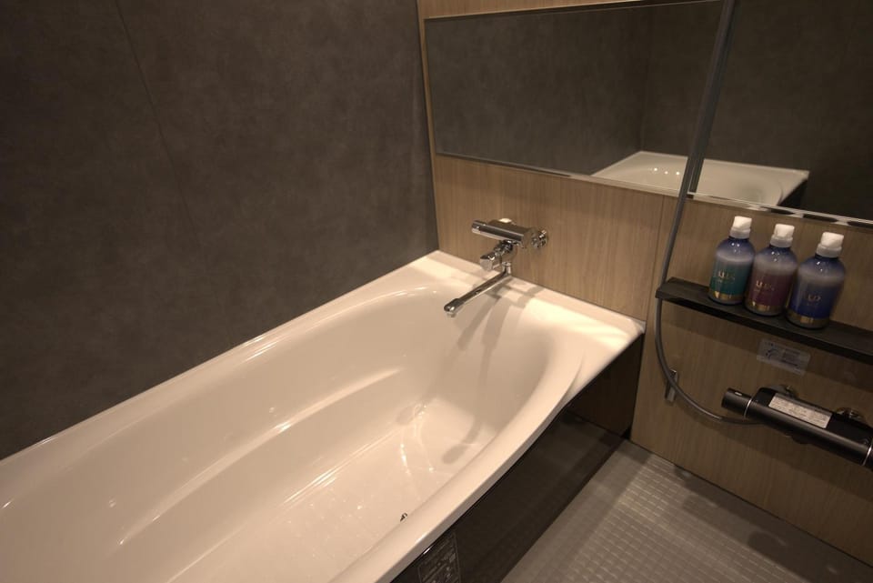 Bathroom, Bath