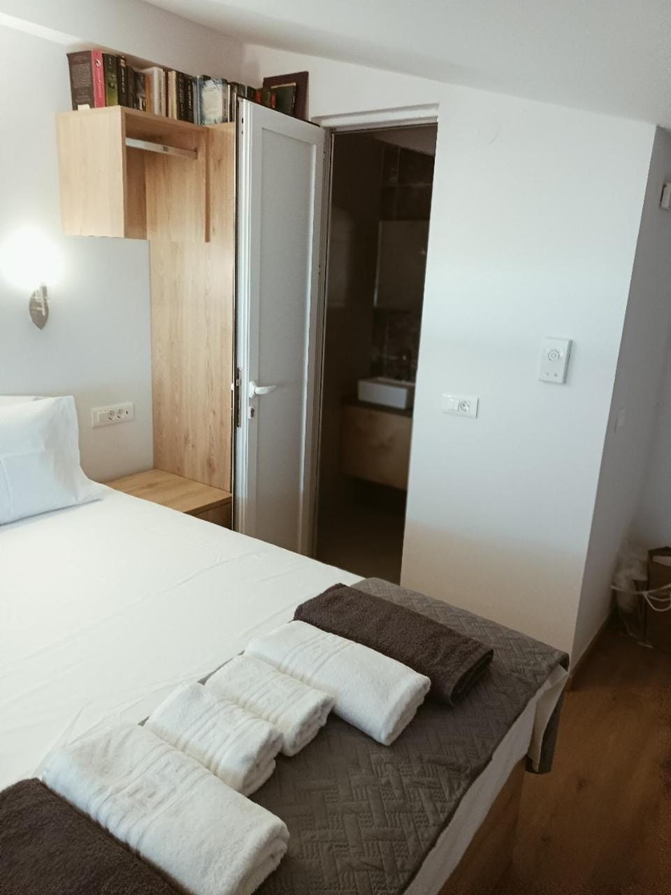 Bed, Bedroom, towels, wardrobe