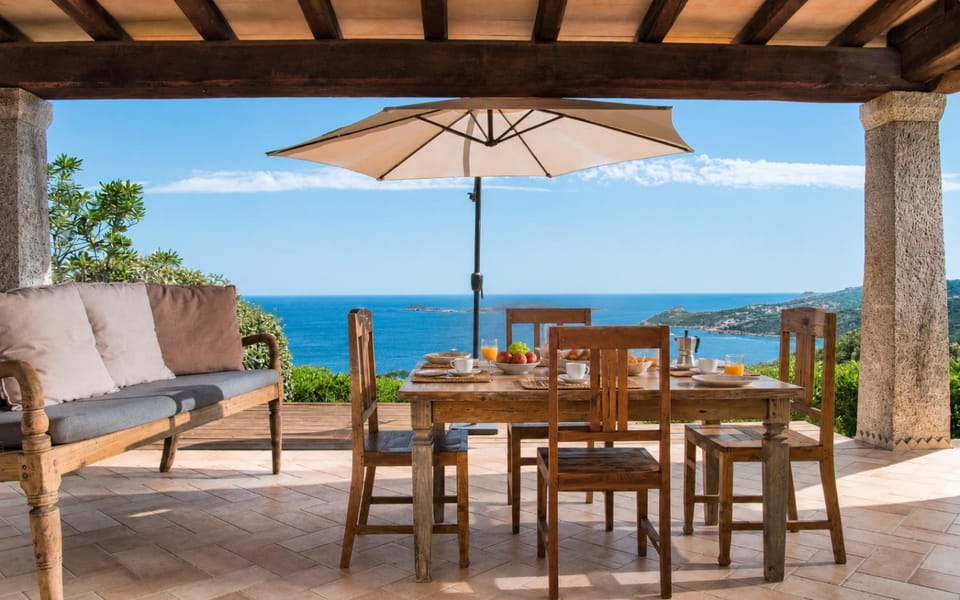 Natural landscape, Balcony/Terrace, Dining area, Sea view