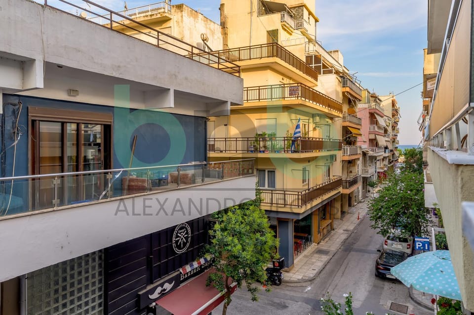 Day, Neighbourhood, City view, Street view, Location
