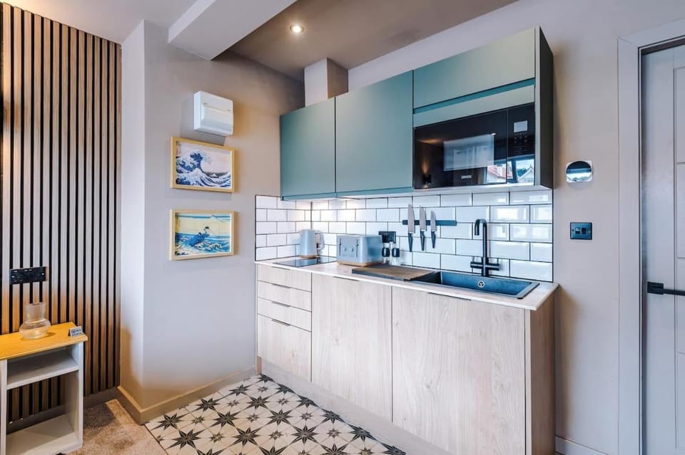 Stylish 1BR Studio with Luxury Finishes Apartment in Llandudno