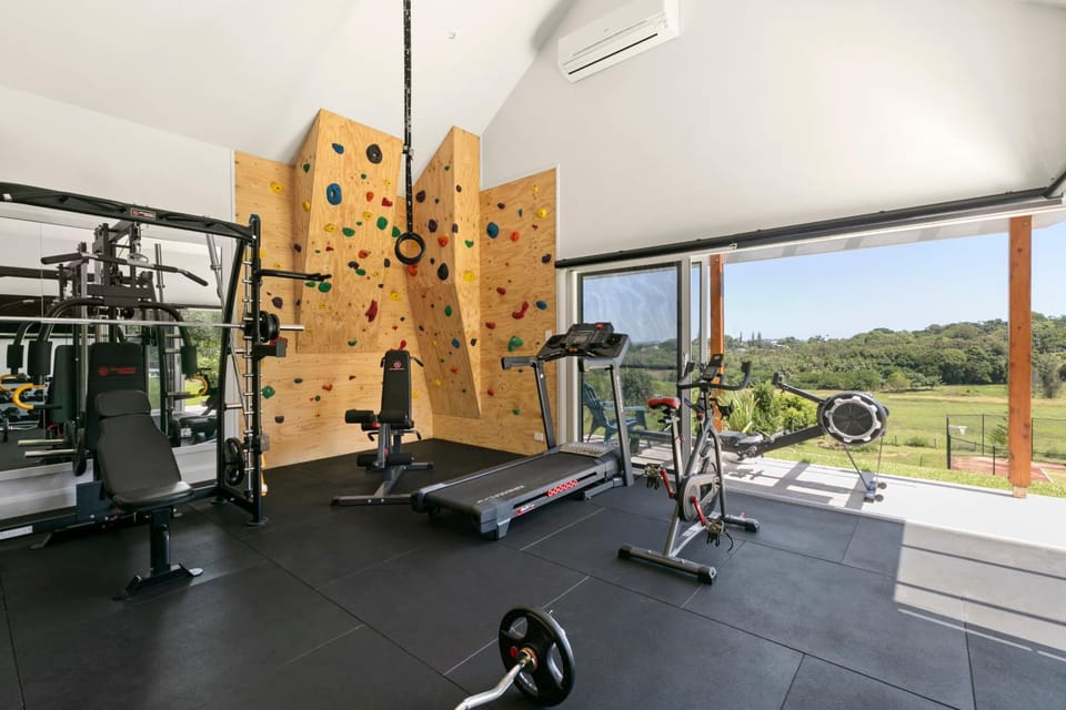 Lennox Estate with Pool, Tennis court, Gym & Sauna House in Lennox Head