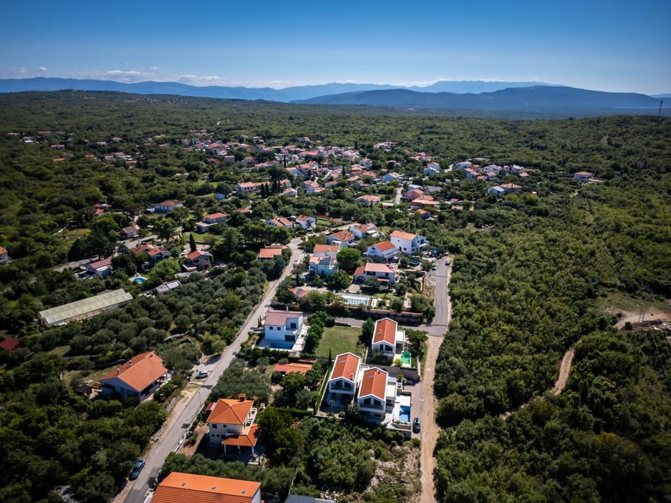 Neighbourhood, Bird's eye view, Street view