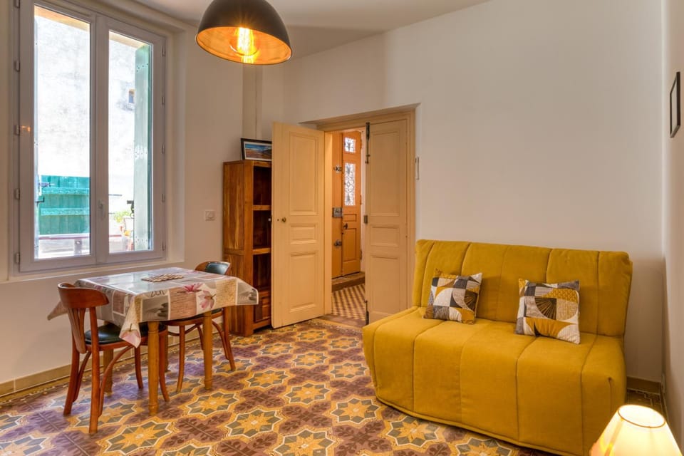 Property building, Living room