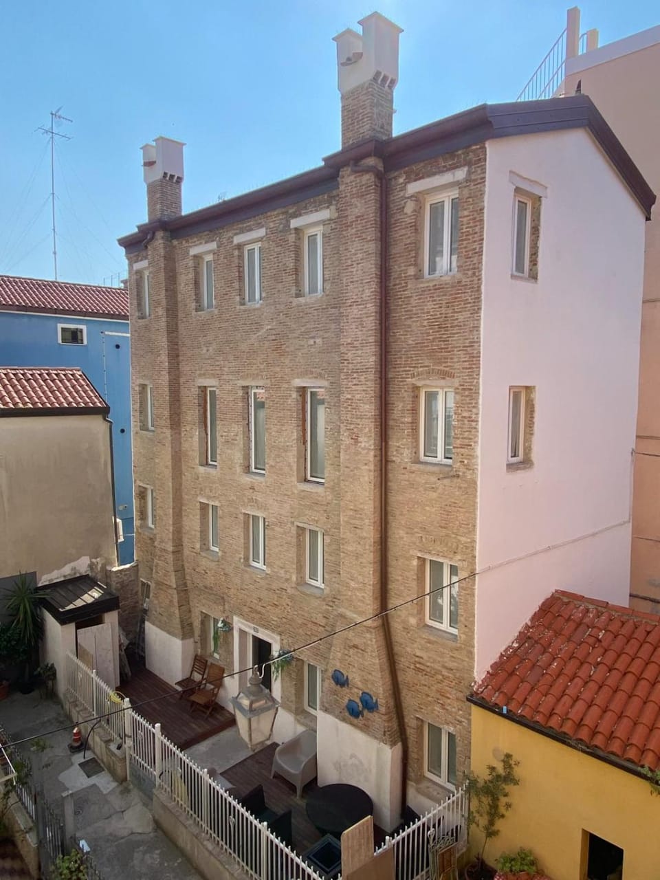 Property building, Balcony/Terrace