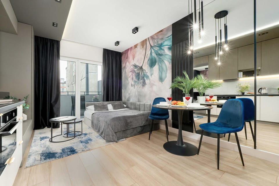 Bed, TV and multimedia, Kitchen or kitchenette, Living room, Photo of the whole room, Seating area, Dining area