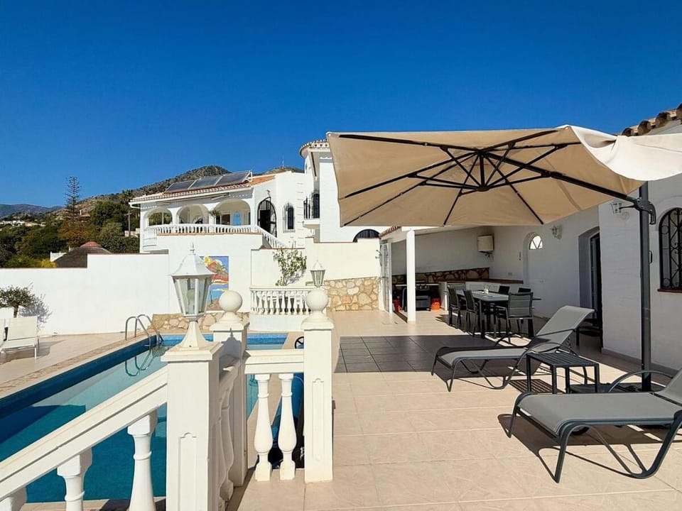 Balcony/Terrace, Pool view, sunbed