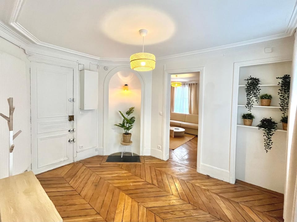 Beautiful Flat by Louvre & Tuileries Apartment in Paris
