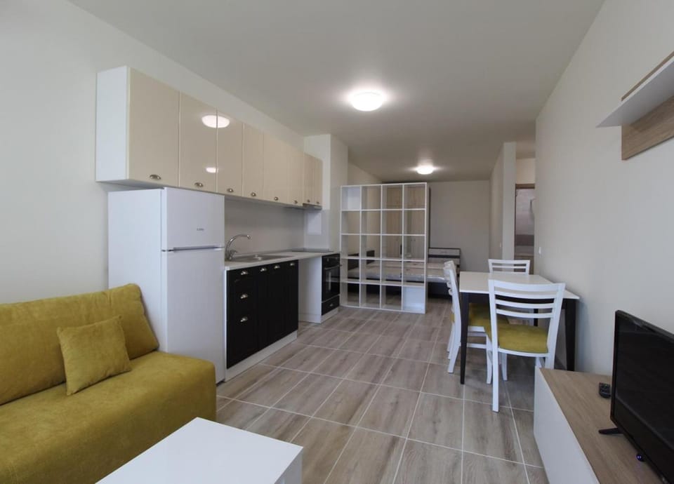 Kitchen or kitchenette, oven, stove