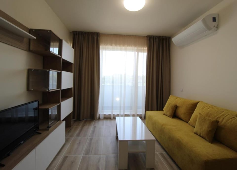 Communal lounge/ TV room, TV and multimedia, air conditioner