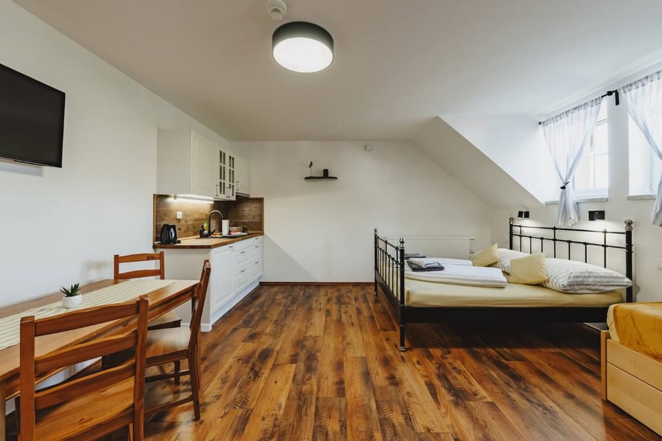 Bed, Living room