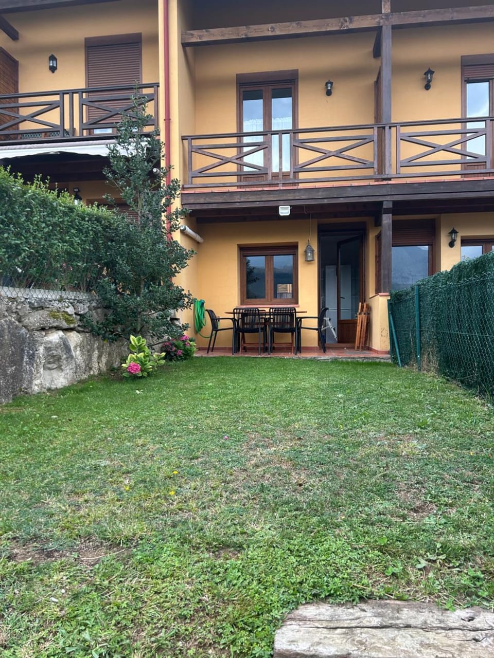 Property building, Garden, Balcony/Terrace, Garden view