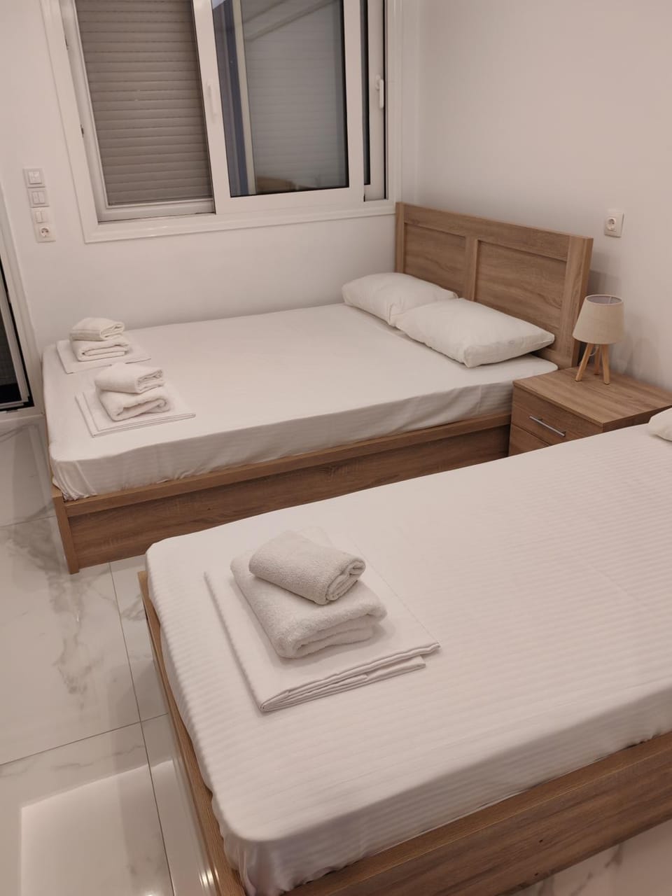 Bedroom, towels