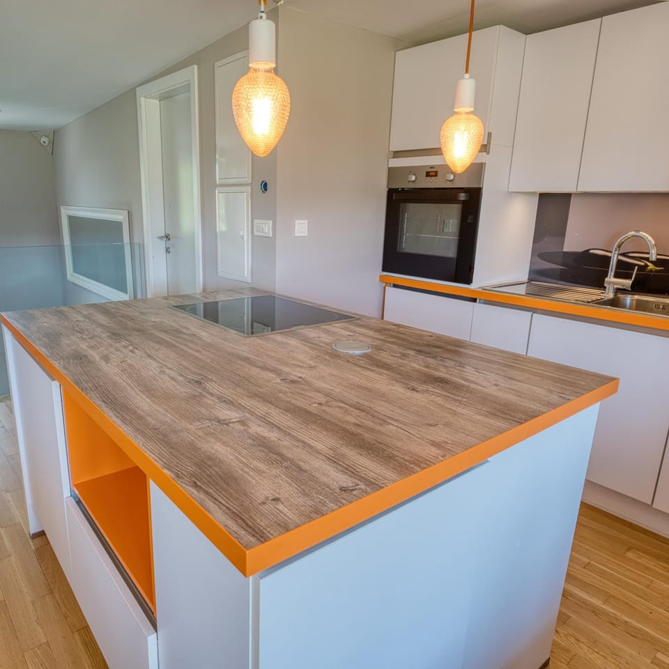 Kitchen or kitchenette, dishwasher, stove