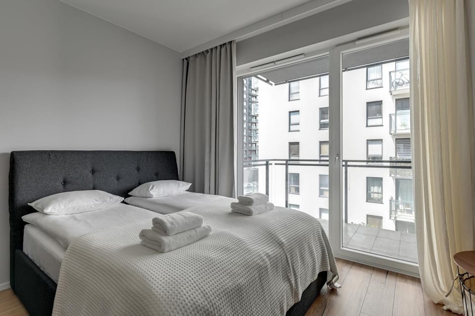 Bed, Photo of the whole room, towels