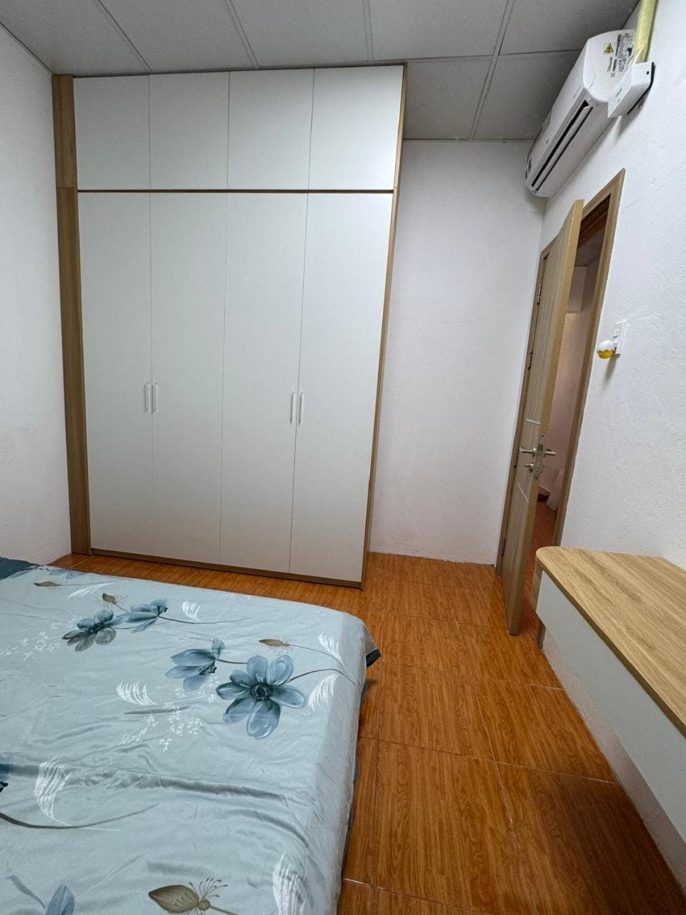 Bed, Photo of the whole room, Bedroom, wardrobe, air conditioner