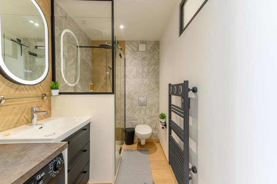 Shower, Bathroom