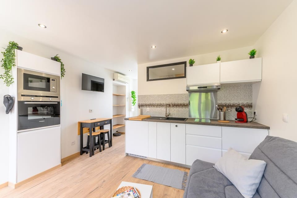 Kitchen or kitchenette, Living room