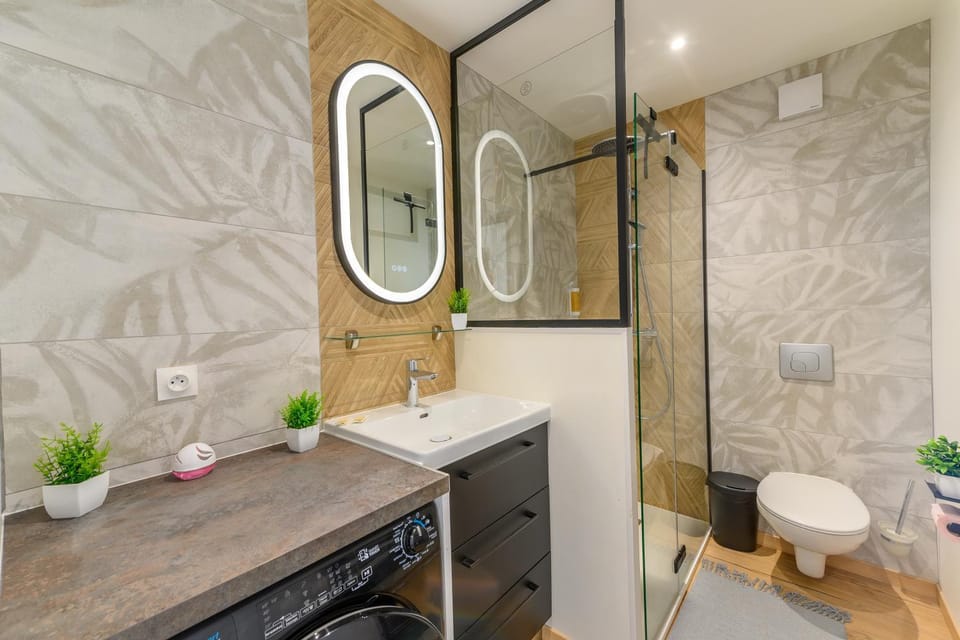 Shower, Bathroom
