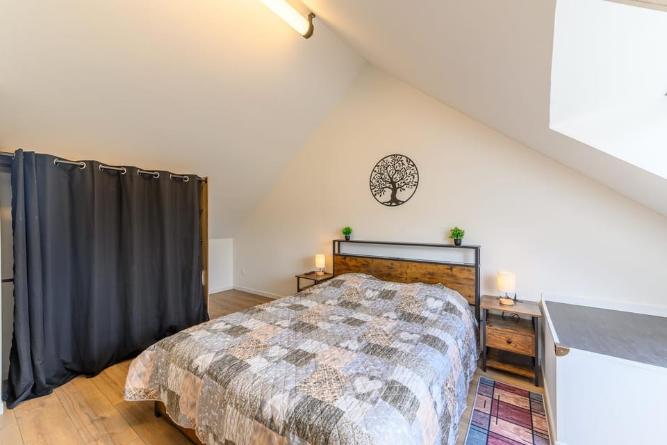 Bed, Bedroom