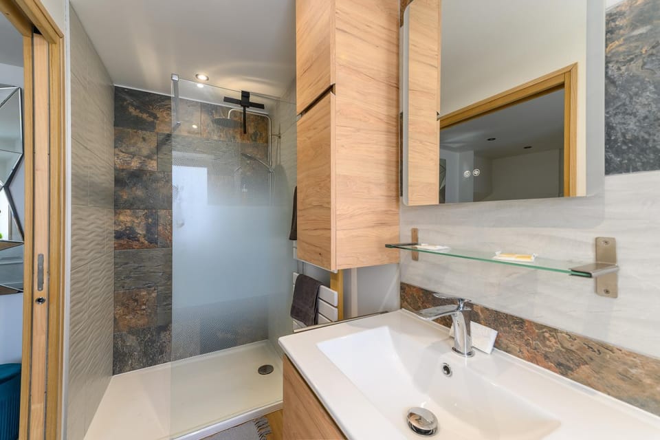 Shower, Bathroom
