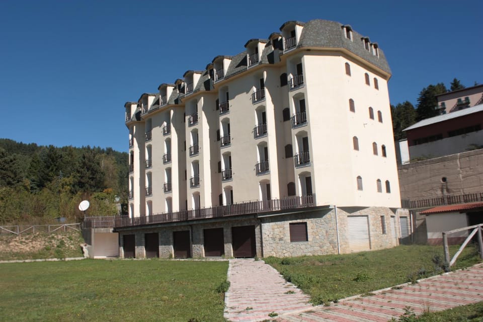 Property building, Facade/entrance