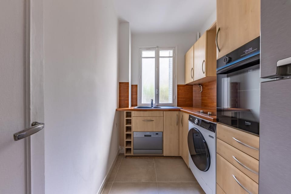 Romantique 4 Étoiles ,Appartement Chic près du Canal, Paris Apartment in Paris