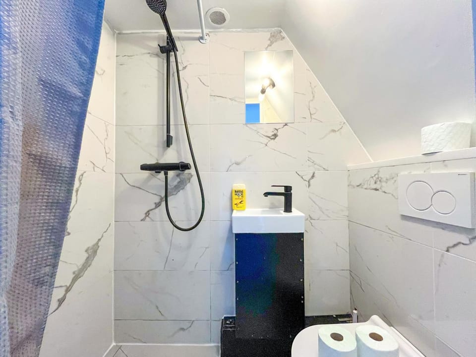 Studio 04 - Paris Faubourg Bail Mobilité Apartment in Paris
