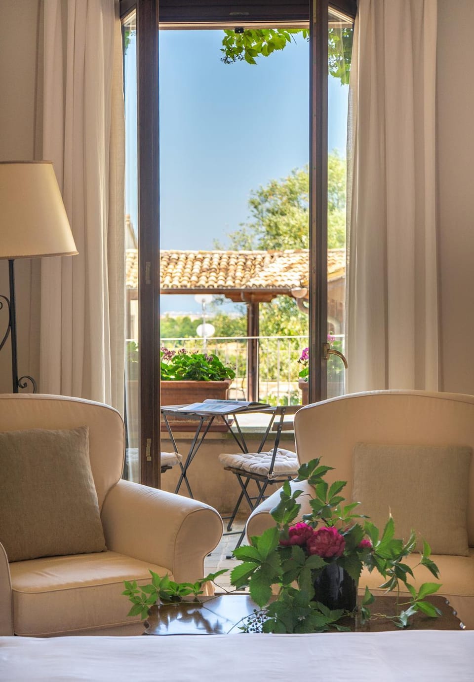 View (from property/room), Living room, Seating area